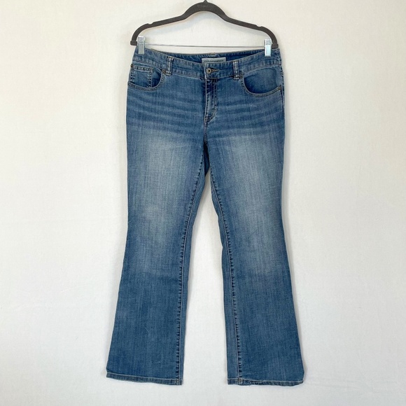Chico’s Platinum Denim 5 Pocket Bootcut Jeans  Medium Wash Size 0.5 US 6 - Picture 1 of 6